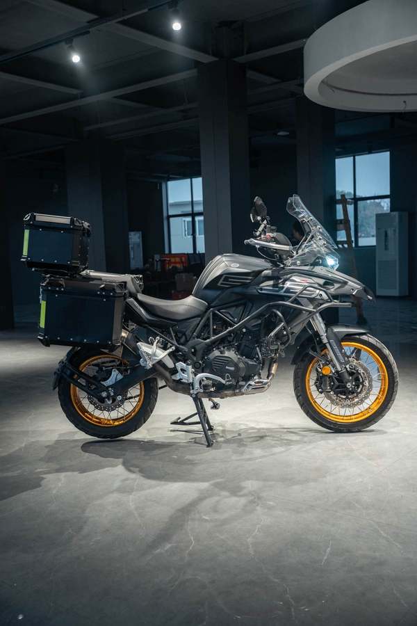 二手贝纳利TRK552