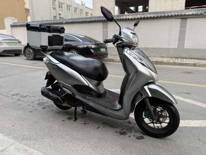 二手五羊本田Lead125