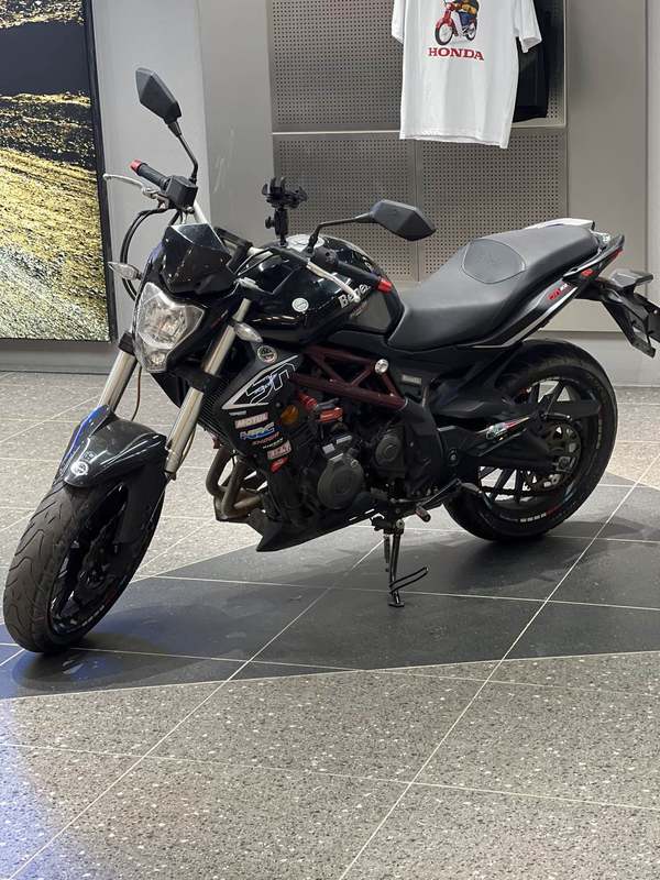 二手贝纳利蓝宝龙BJ300GS