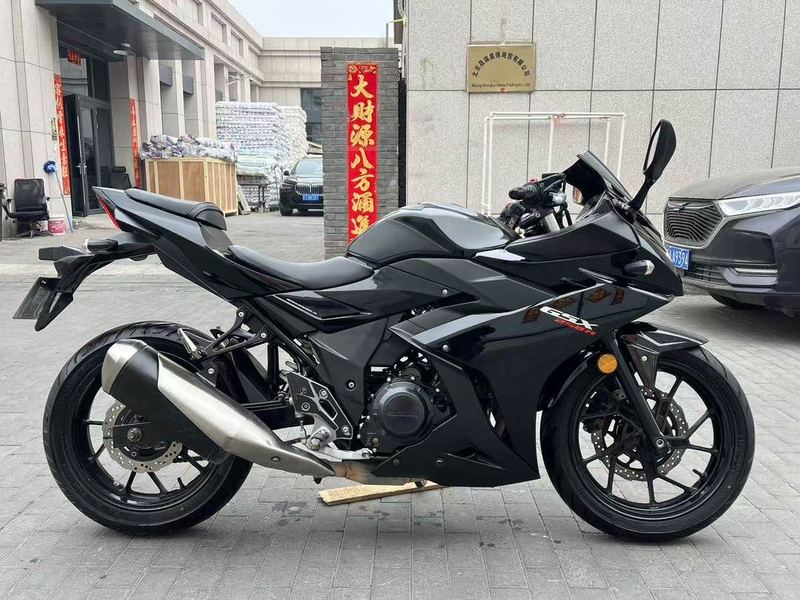 二手豪爵铃木GSX250R
