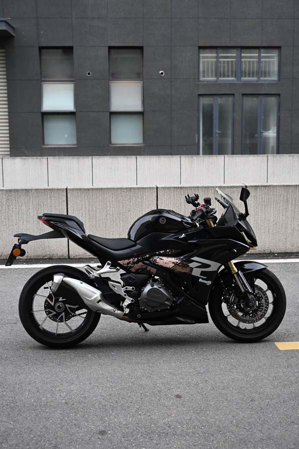 二手贝纳利龙卷风 Tornado 402R