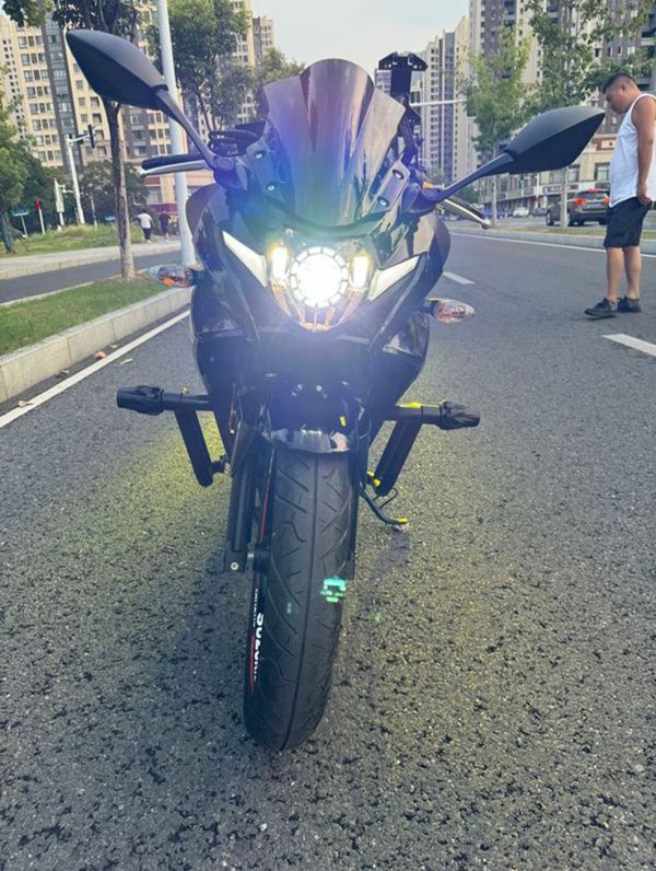 二手豪爵铃木GSX250R