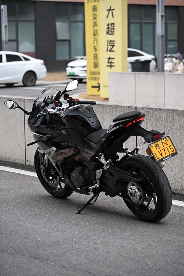 二手贝纳利龙卷风 Tornado 402R