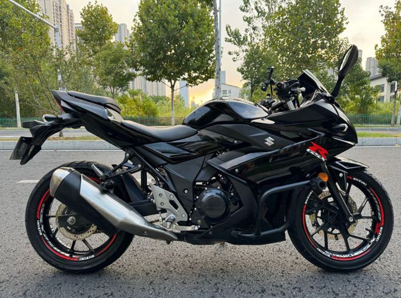 二手豪爵铃木GSX250R