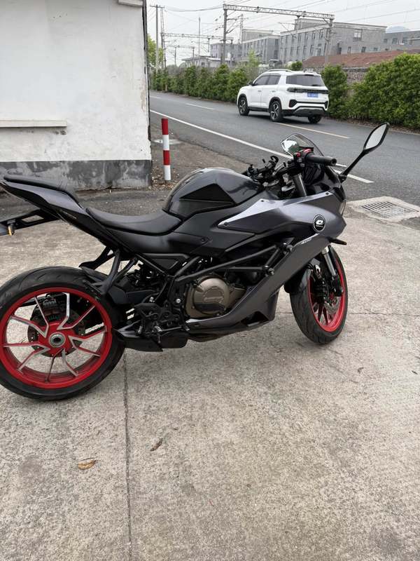 二手QJMOTOR赛400