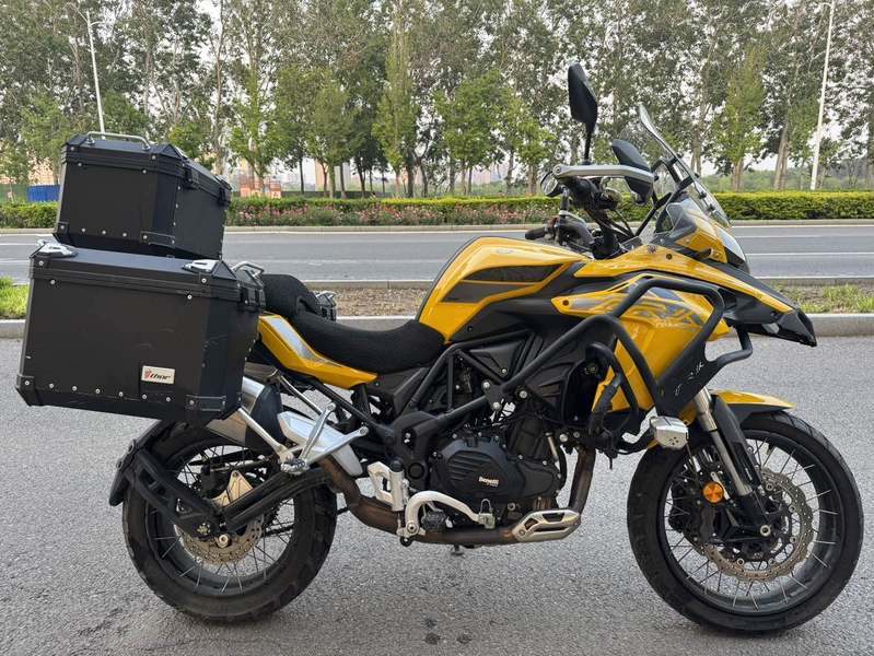 二手贝纳利金鹏 TRK502