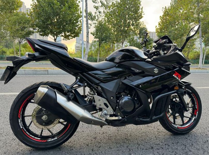 二手豪爵铃木GSX250R