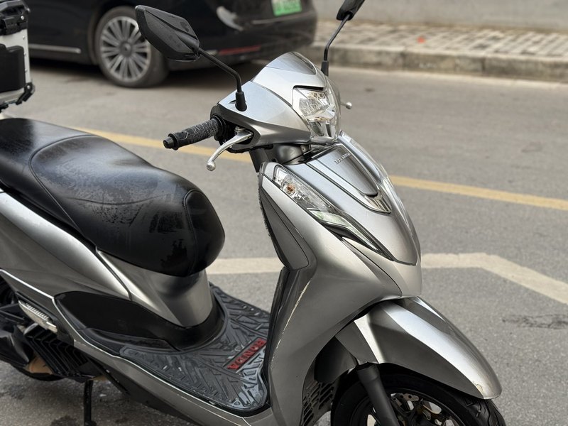 二手五羊本田Lead125