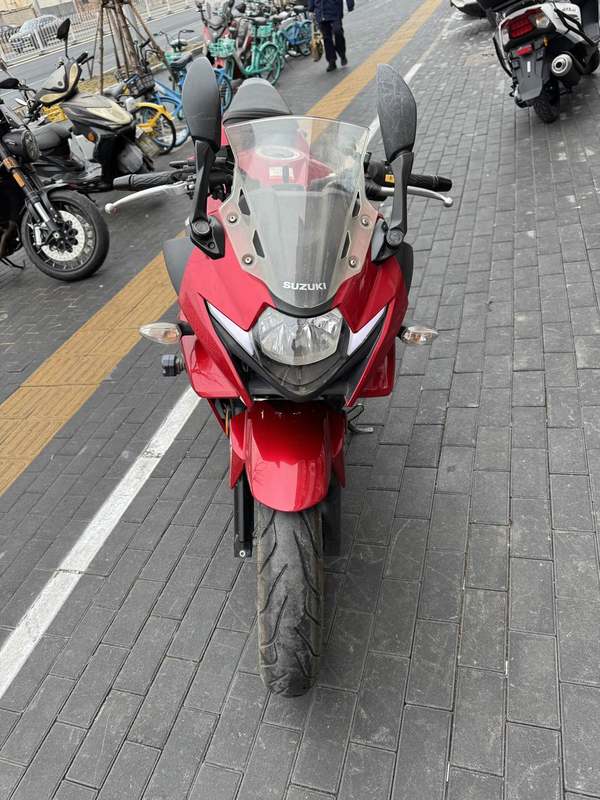 二手豪爵铃木GSX250R