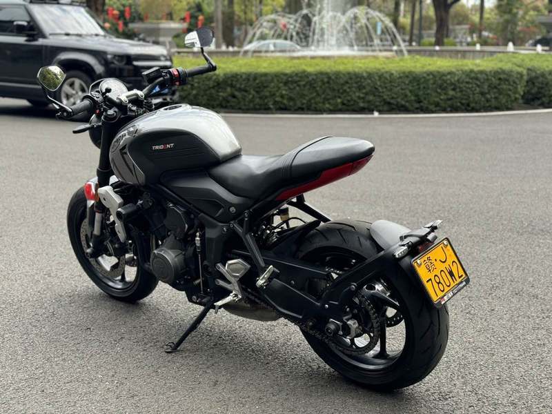 二手凯旋Trident 660