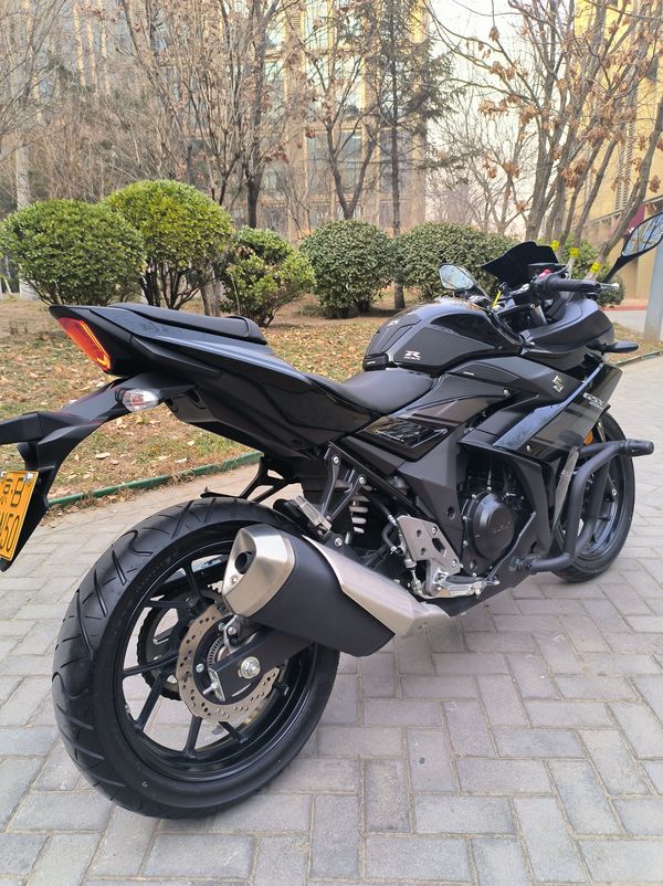 二手豪爵铃木GSX250R