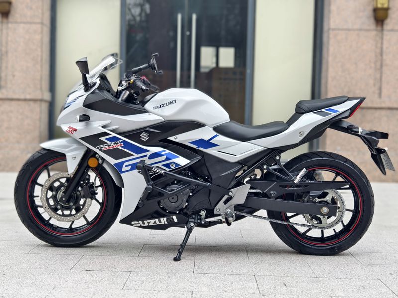 二手豪爵铃木GSX250R
