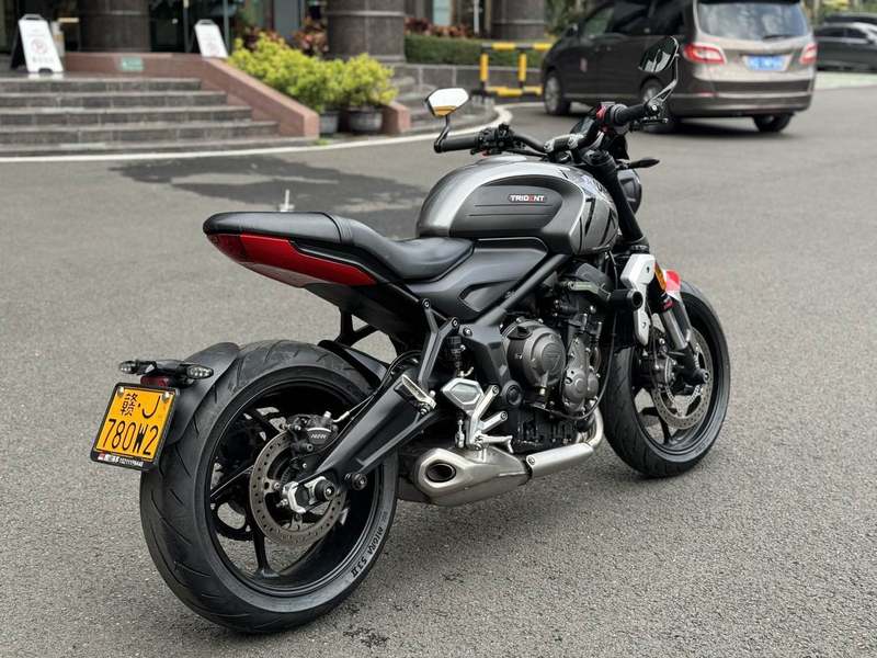 二手凯旋Trident 660