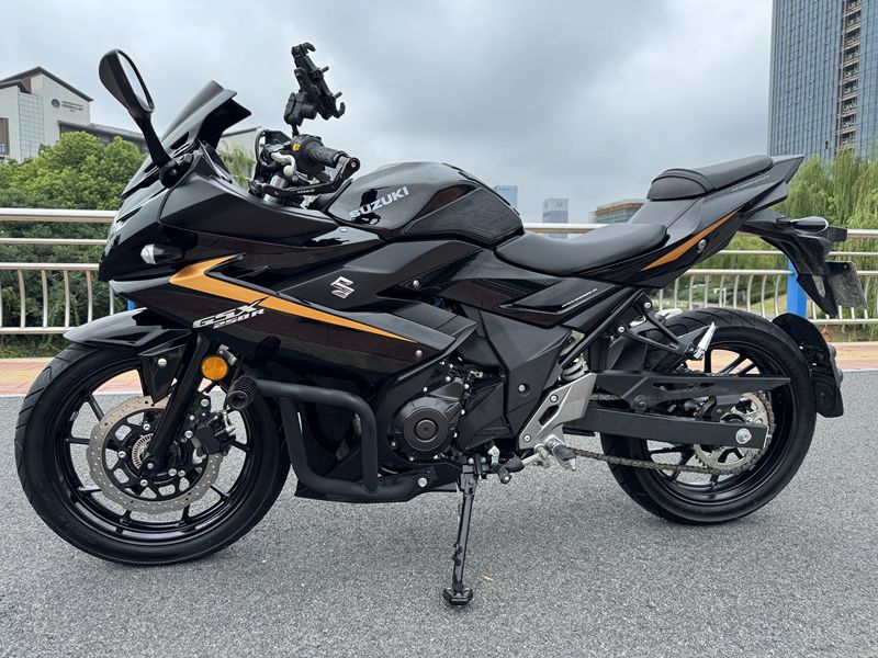二手豪爵铃木GSX250R