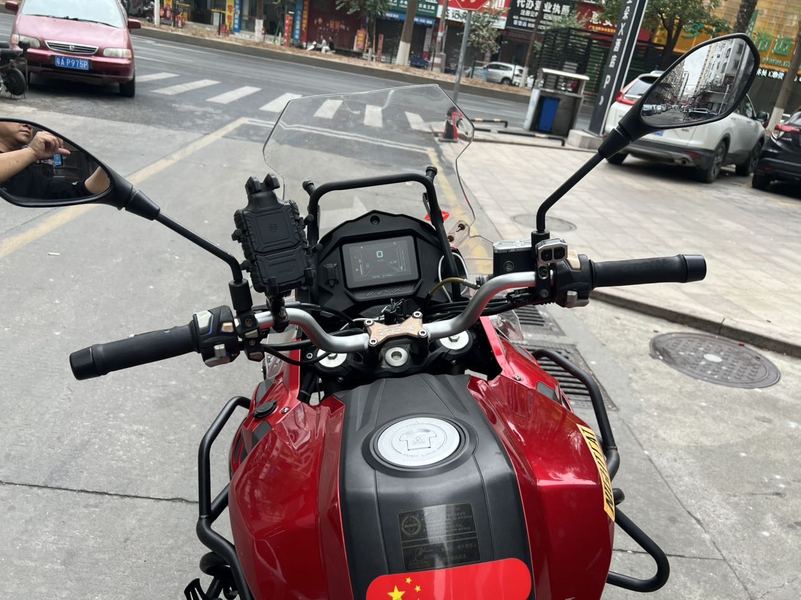 二手贝纳利金鹏 TRK502