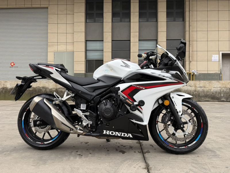 二手本田CBR400R