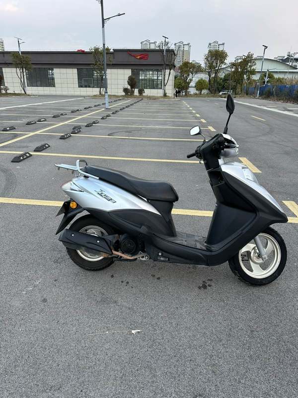 二手五羊本田SCR 喜鲨125