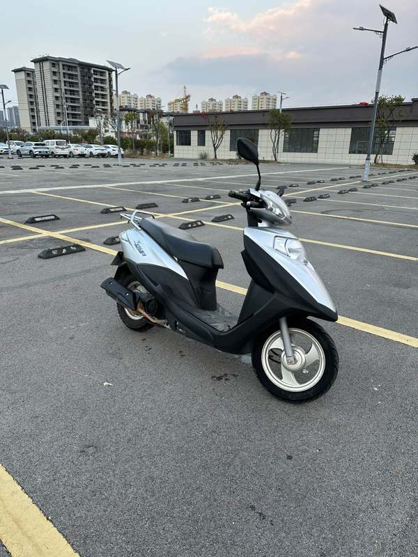 二手五羊本田SCR 喜鲨125