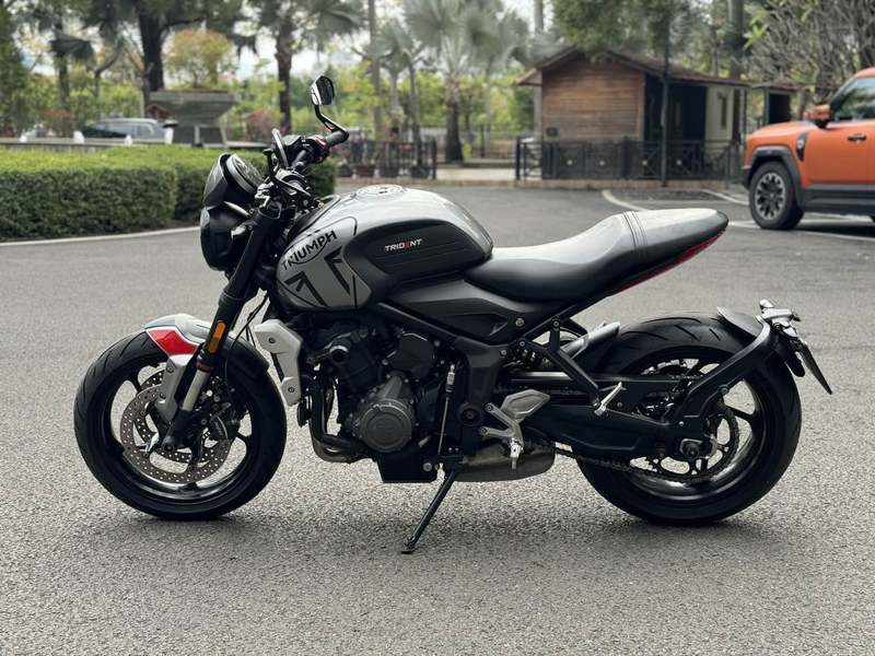 二手凯旋Trident 660