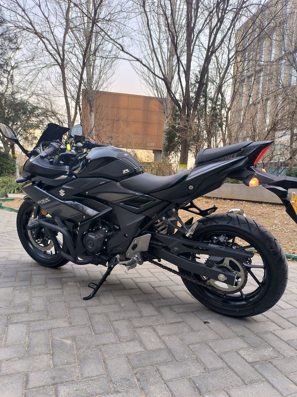 二手豪爵铃木GSX250R