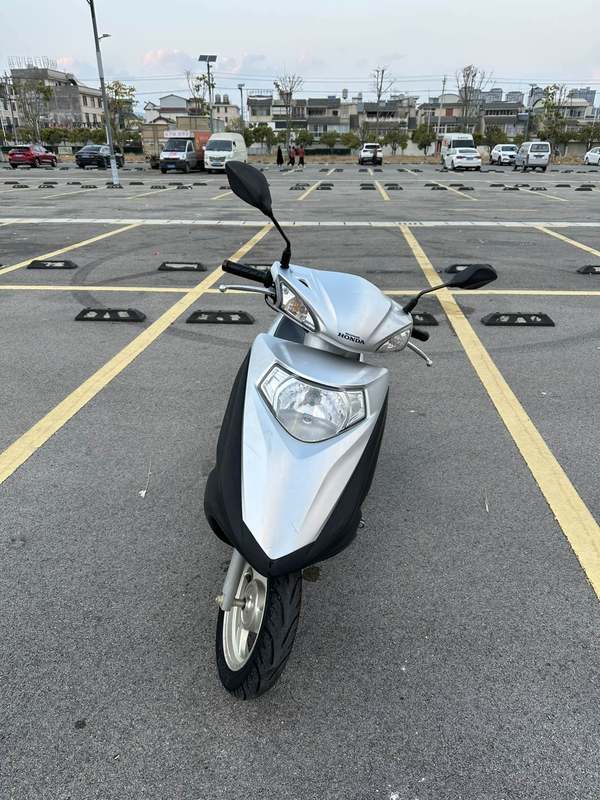 二手五羊本田SCR 喜鲨125