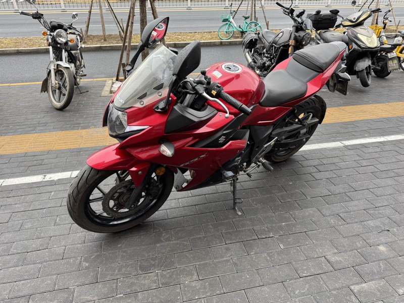 二手豪爵铃木GSX250R