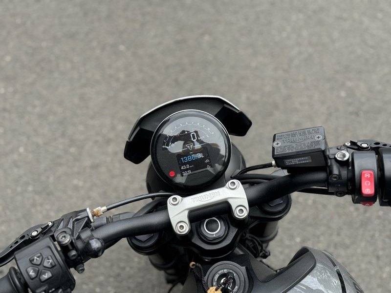 二手凯旋Trident 660