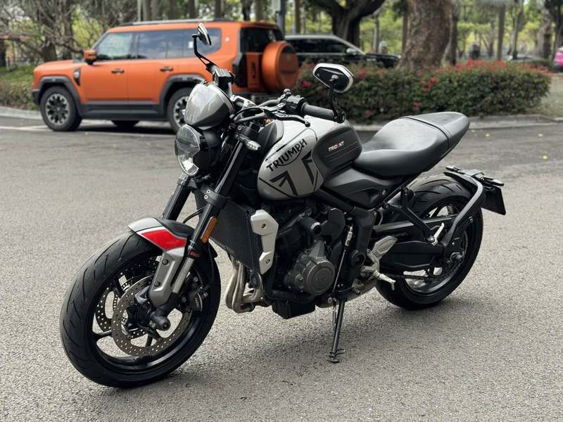 二手凯旋Trident 660