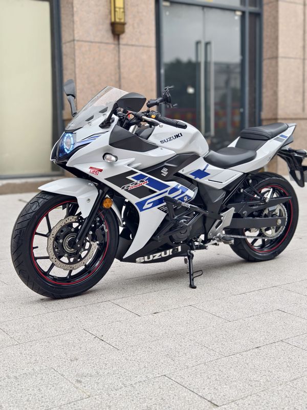 二手豪爵铃木GSX250R