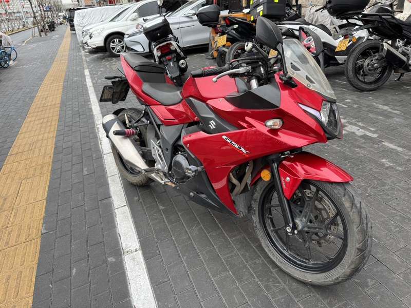二手豪爵铃木GSX250R