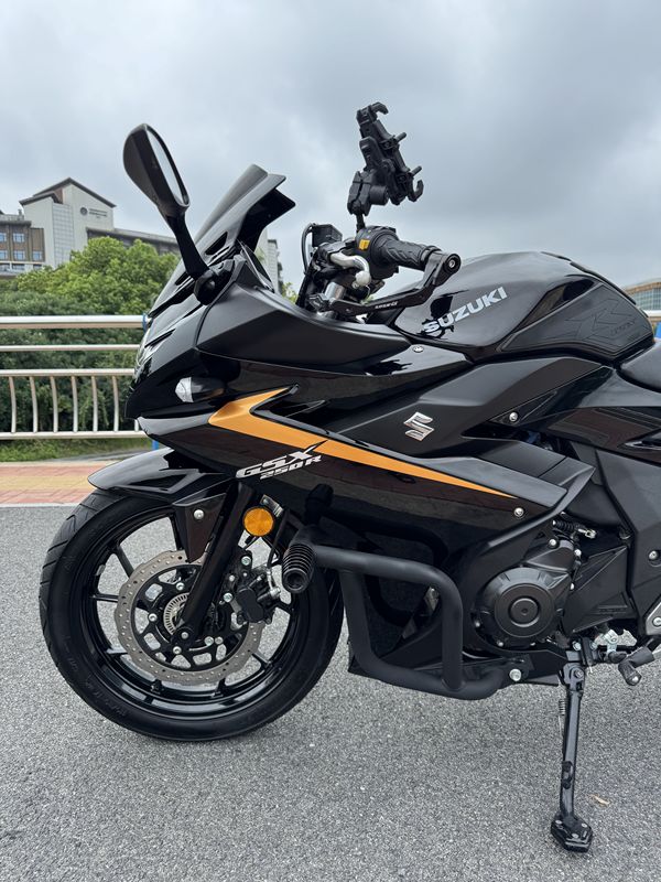 二手豪爵铃木GSX250R