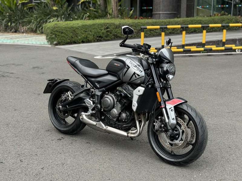 二手凯旋Trident 660