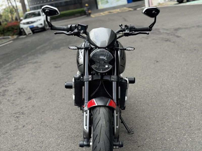 二手凯旋Trident 660