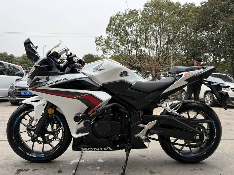二手本田CBR400R