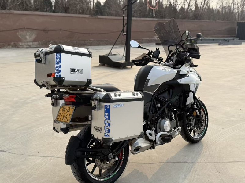 二手贝纳利金鹏 TRK502