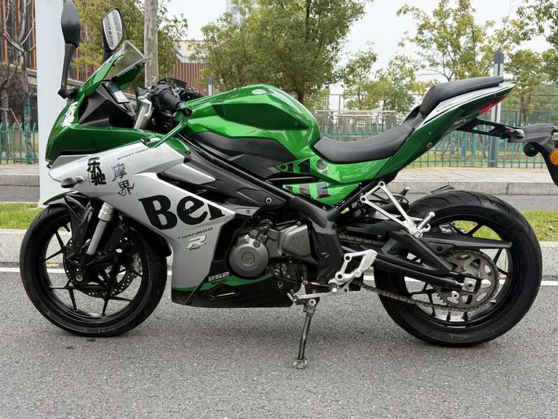二手贝纳利龙卷风 Tornado 252R