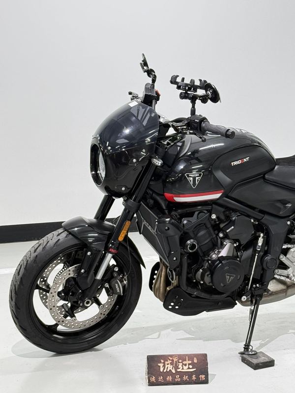 二手凯旋Trident 660