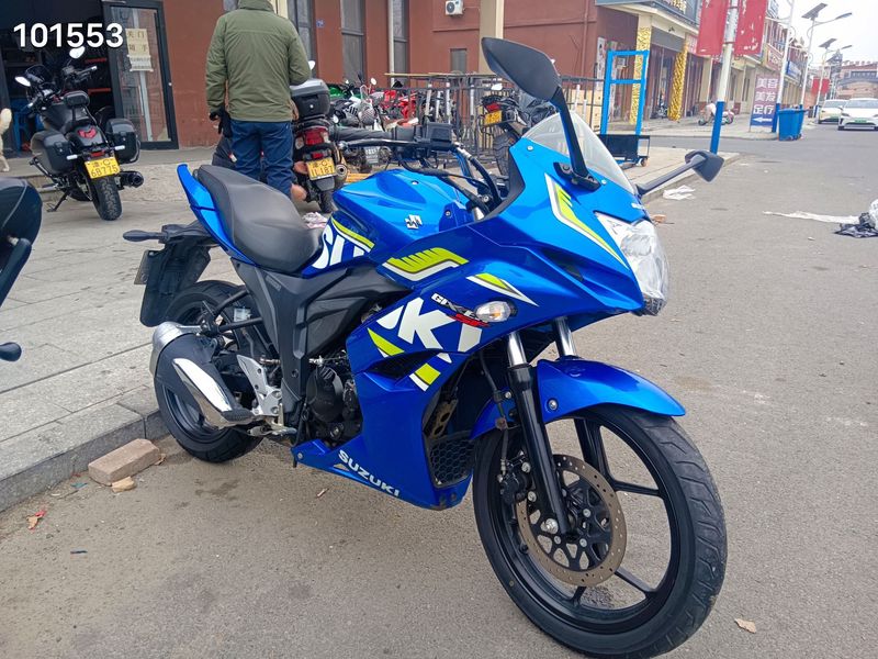 二手济南铃木极客飒 Gixxer 155