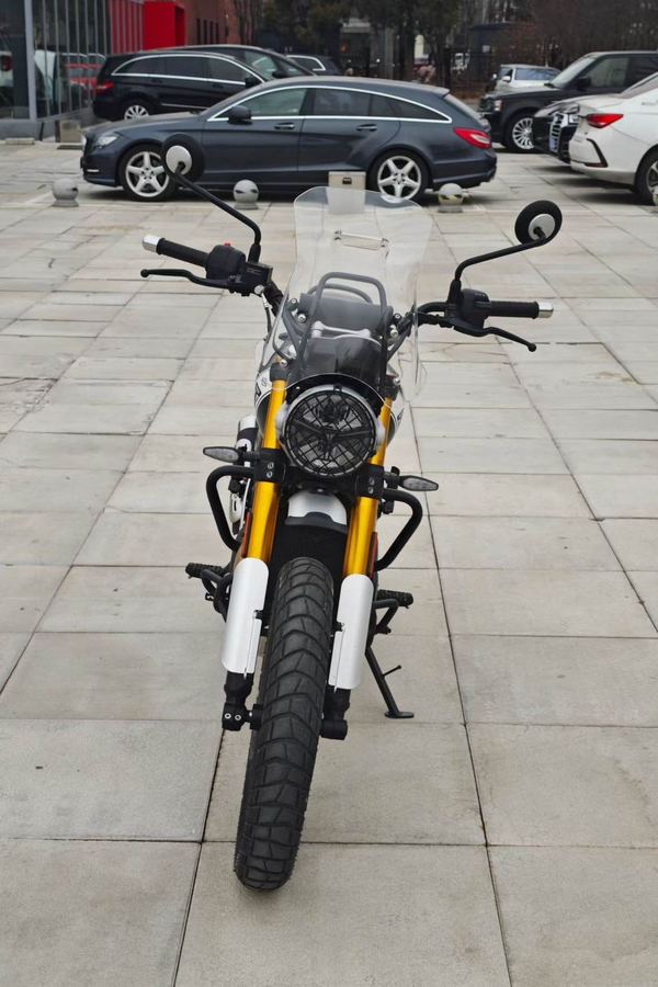 二手凯旋Scrambler 400 X