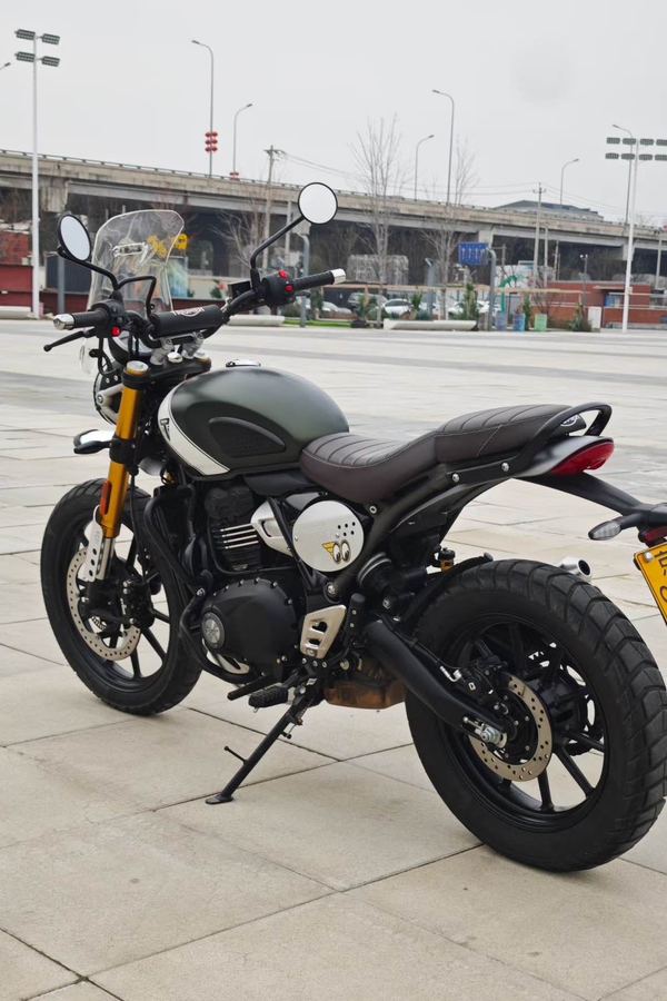 二手凯旋Scrambler 400 X