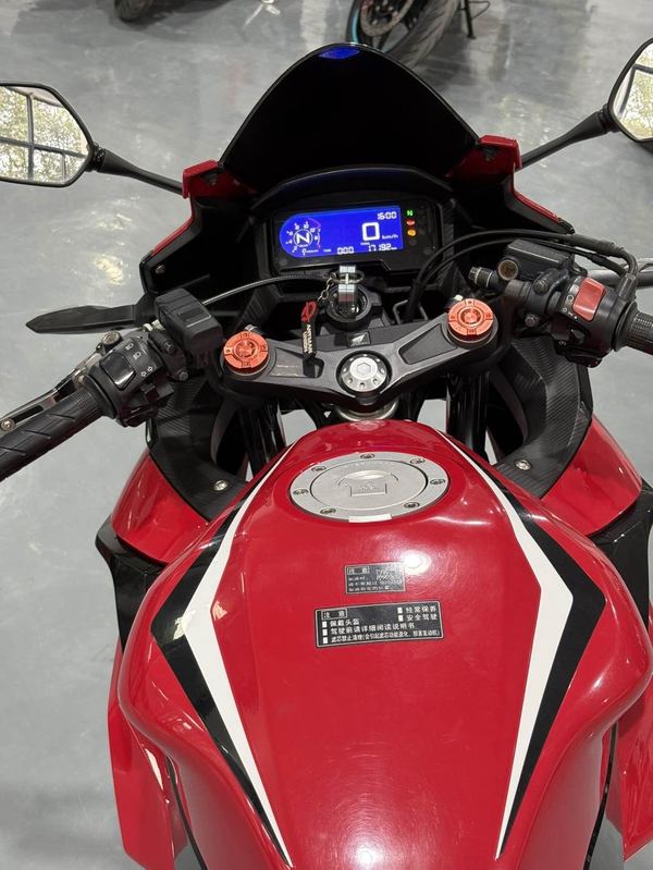 二手本田CBR400R