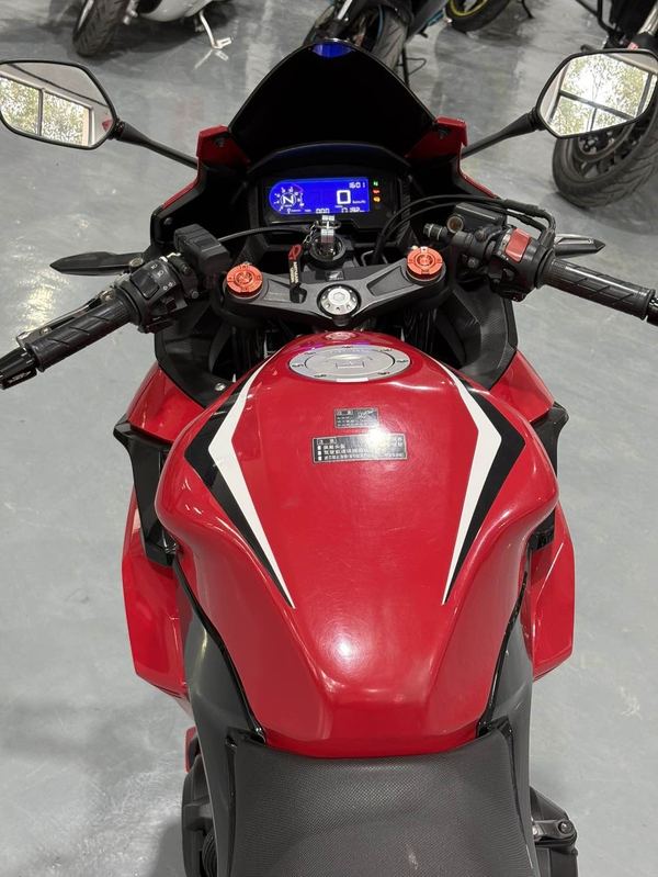 二手本田CBR400R