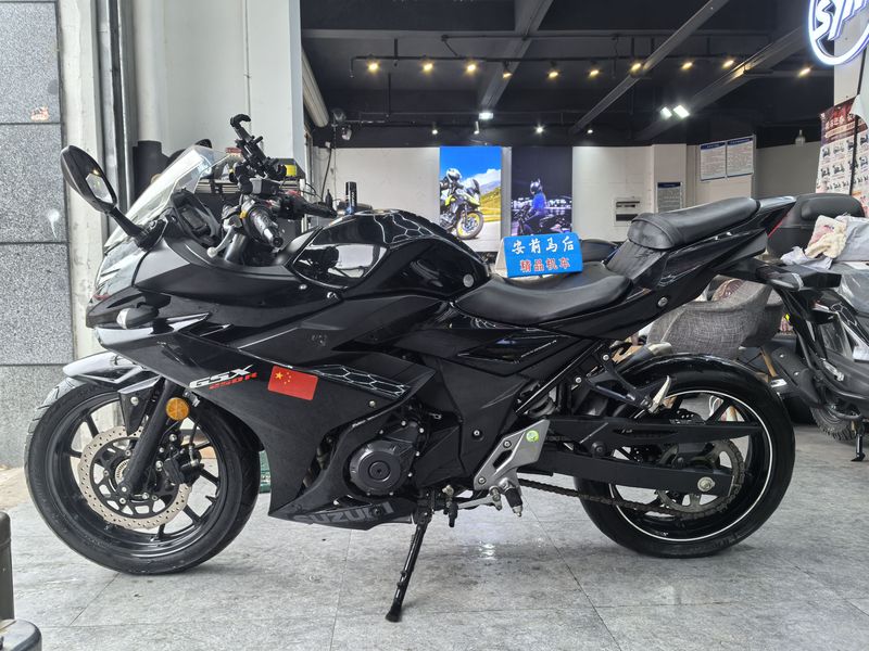 二手豪爵铃木GSX250R