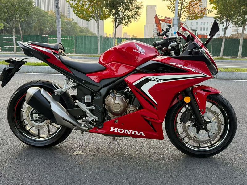 二手本田CBR400R