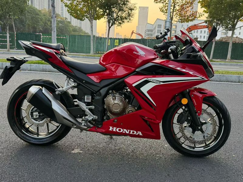 二手本田CBR400R