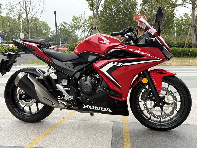 二手本田CBR400R