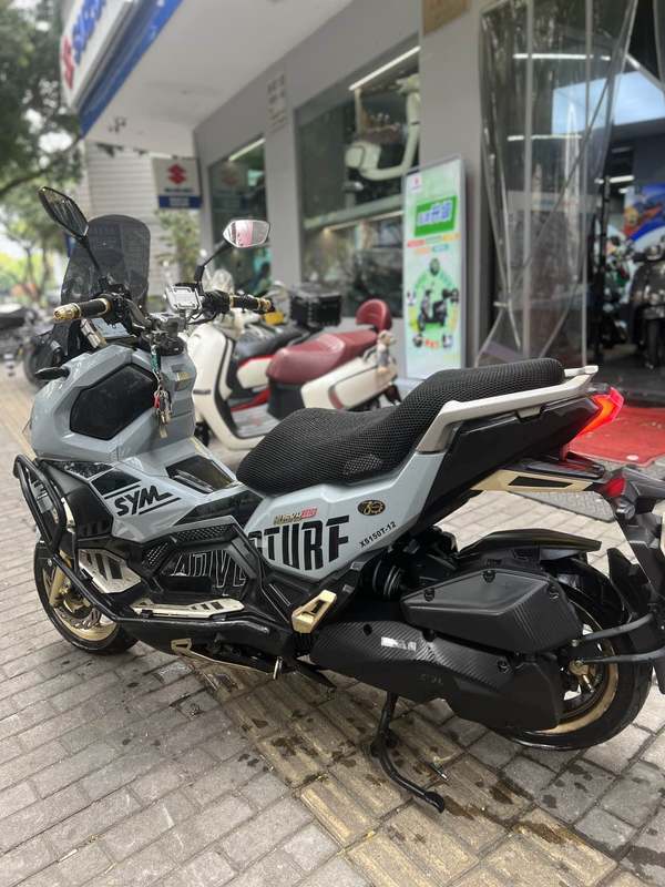 二手三阳哈士奇 Husky ADV150