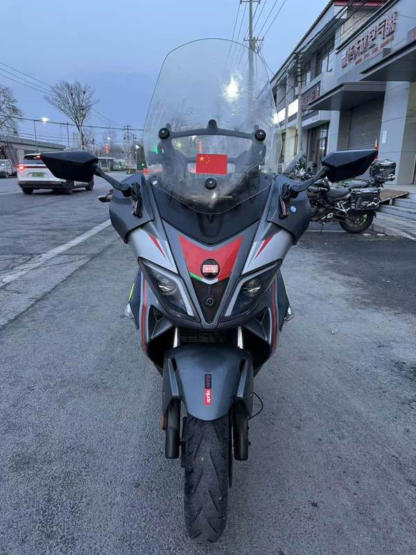 二手阿普利亚SR MAX 300