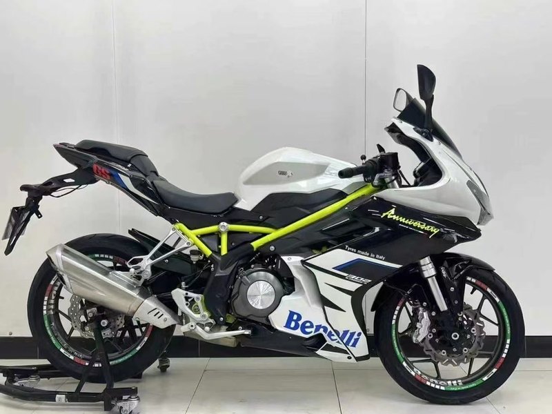 二手贝纳利龙卷风 Tornado 302R