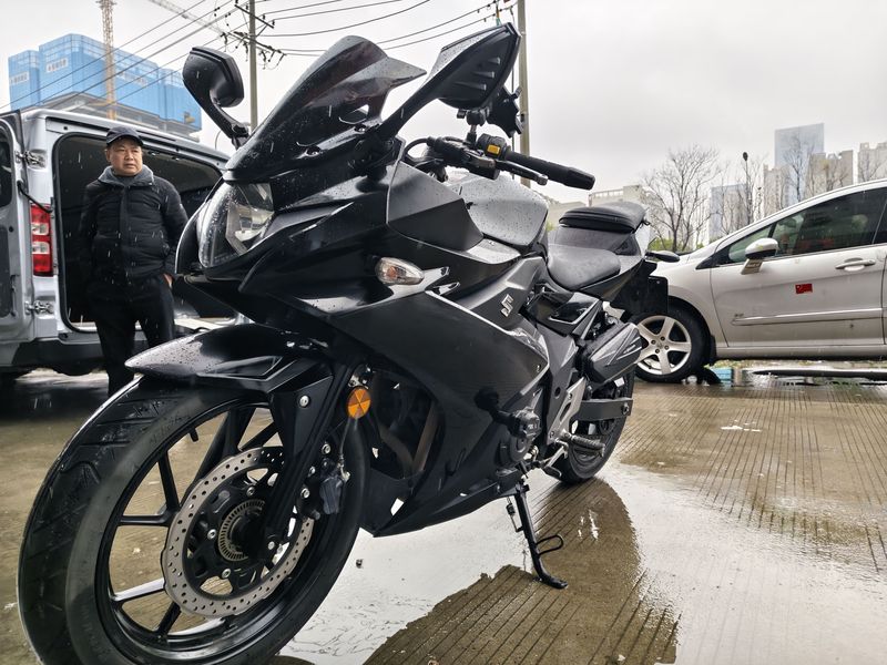 二手豪爵铃木GSX250R